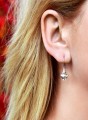 Kolczyki szare koraliki, srebro 925, kryształy Swarovski® na modelce