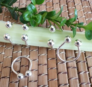 Srebrny pierścionek 925 z dwoma kulkami 