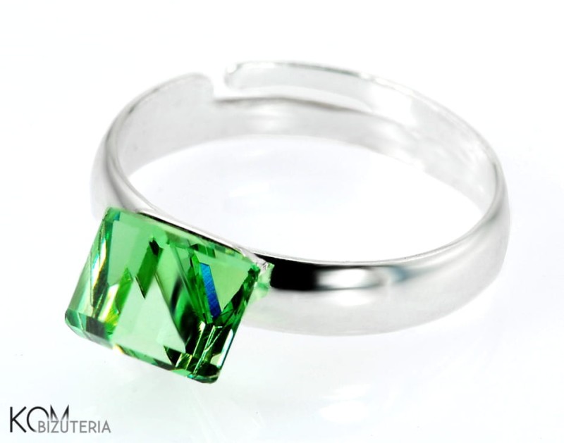 srebro pierscionek crystal peridot cube zielony swarovski.JPG