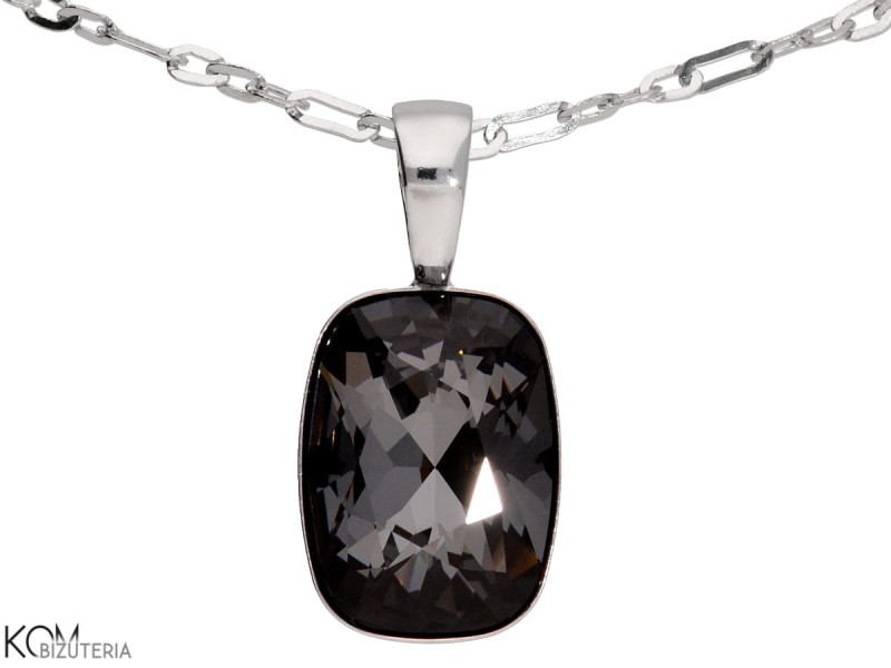 naszyjnik z czarnym, prostokątnym kryształem Swarovski .jpg