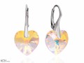 Opalizujące srebrne kolczyki z wiszącymi sercami Swarovski®